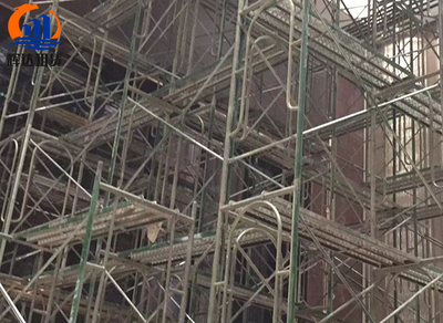 腳手架租賃拆除的過程中應(yīng)該注意哪些問題?