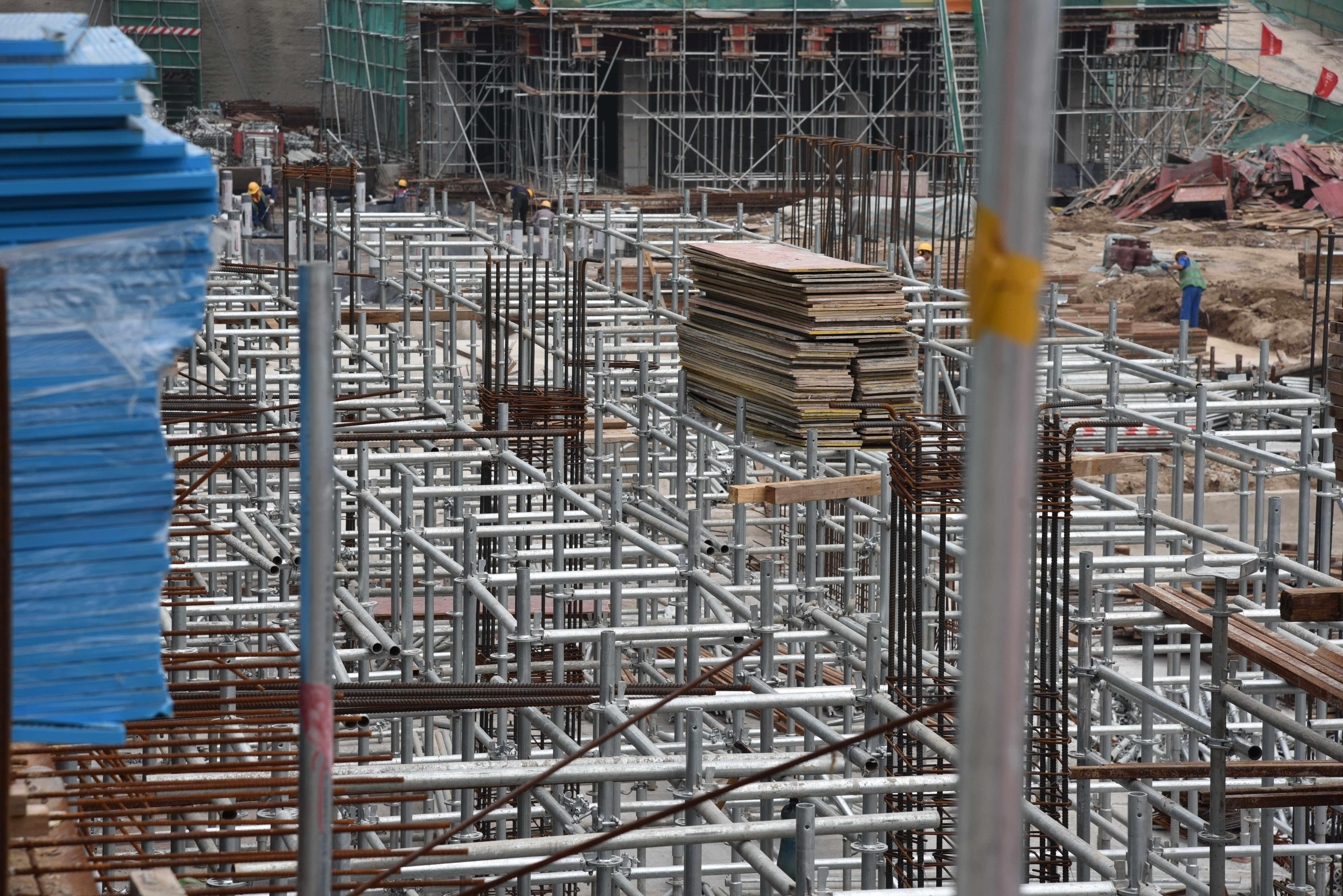 腳手架驗(yàn)收的十項(xiàng)內(nèi)容-盤(pán)扣腳手架出租賃 鋼木龍骨 槽鋼 鋼管 扣件 雙