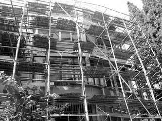 完工后腳手架“搭足架子”現(xiàn)象分析